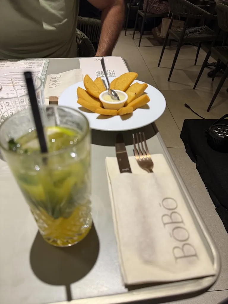 LUXE ART CONSTRUCTION_BōBō_Istres_review