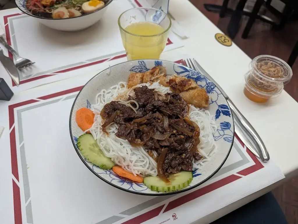 Marion Destrebecq_Le Bao - Istres_Istres_review