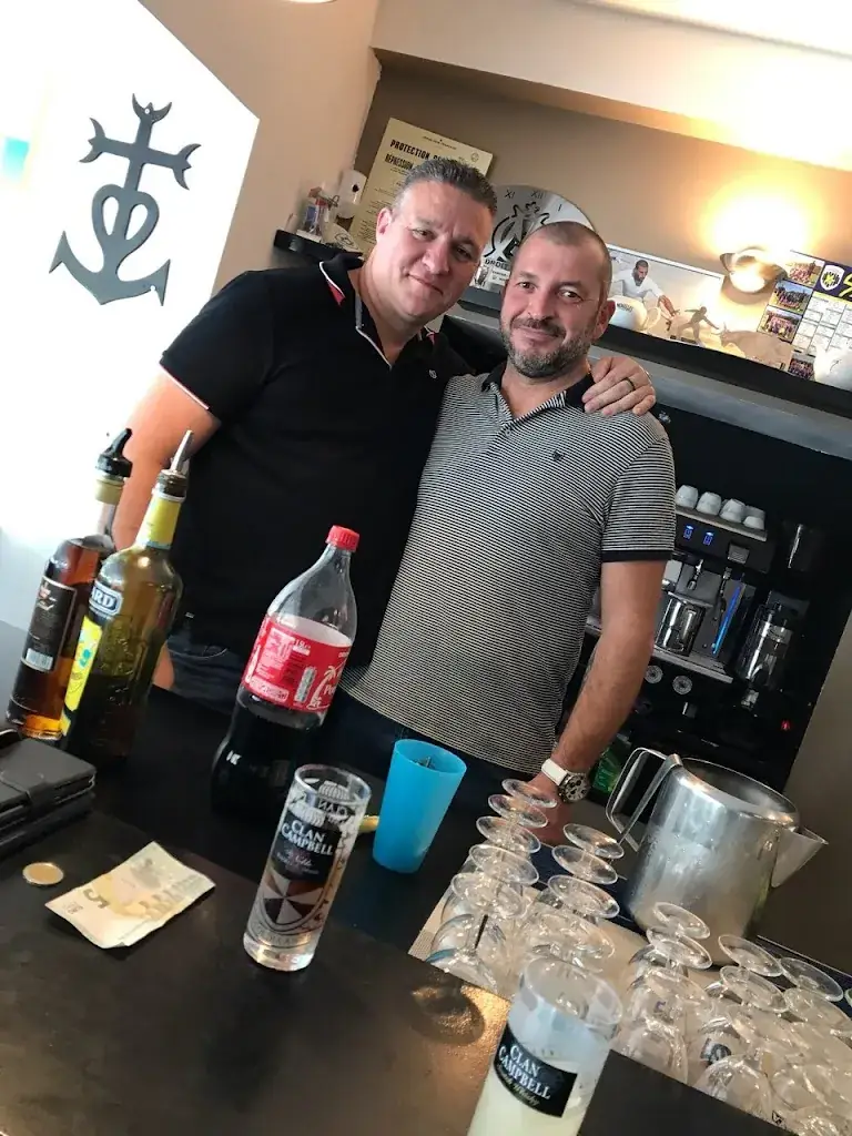 JM A_La Camargue_Istres_reseña