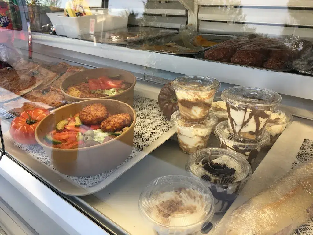 Tom Sequi_Ò bon coin by collègues_Istres_review