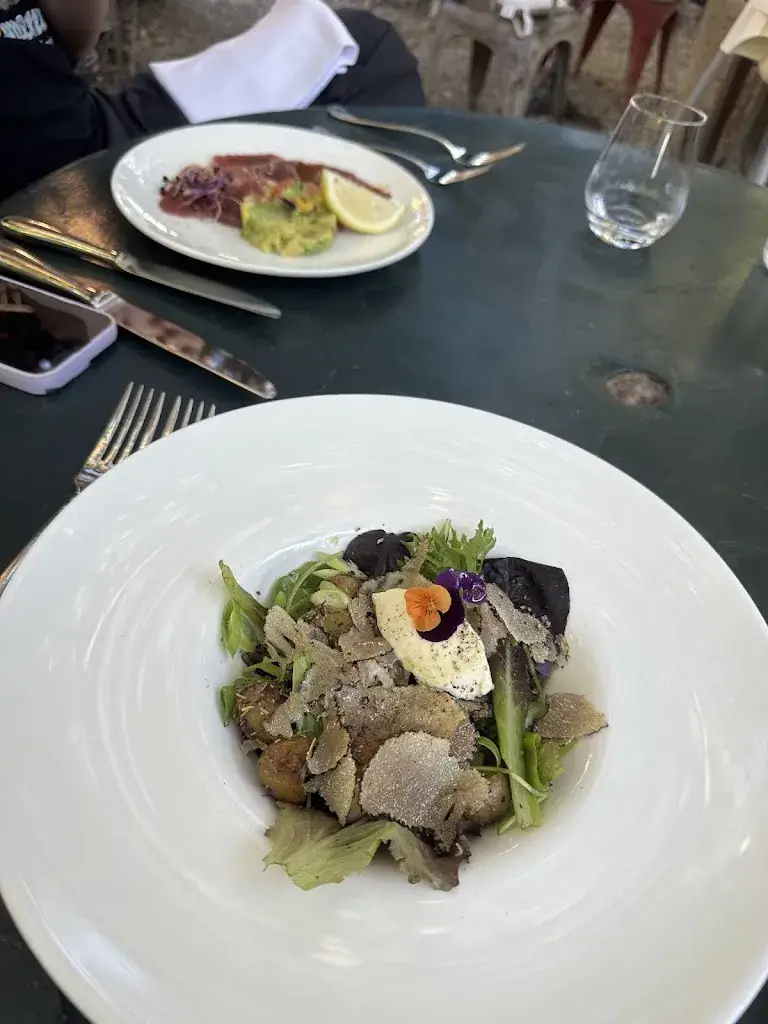 Yue Li_Le Carré d'Herbes_L'Isle-sur-la-Sorgue_review