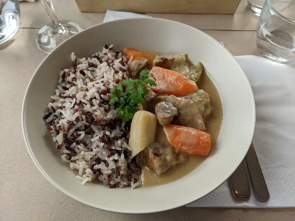 Achilleas Pipinellis_La Guinguette_L'Isle-sur-la-Sorgue_review