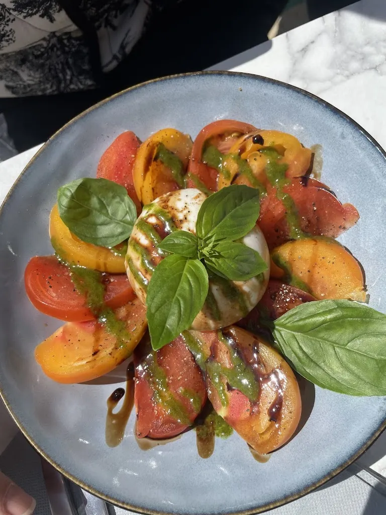 Michael_Insula_L'Isle-sur-la-Sorgue_review