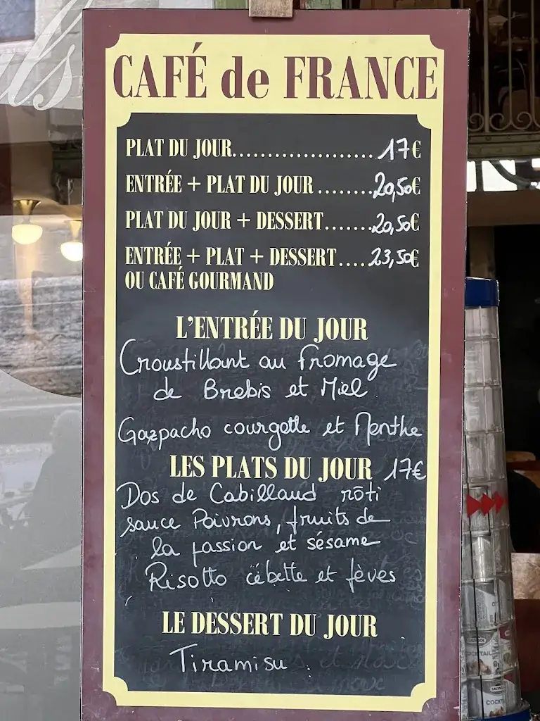 Kelly DeLaire_Café de France L'Isle sur la Sorgue_L'Isle-sur-la-Sorgue_recensione