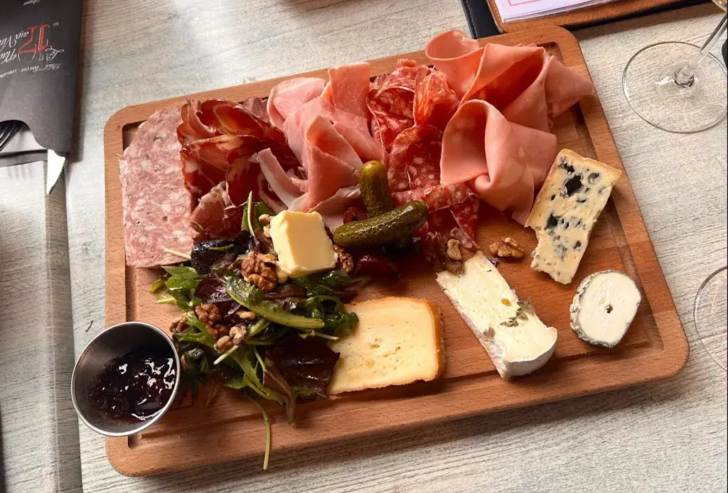 17 Place aux Vins_L'Isle-sur-la-Sorgue_slider_image_2