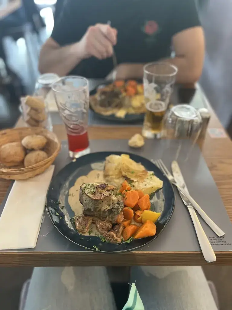 Maé Diallo_Restaurant de la cosmétique_Marseille_review