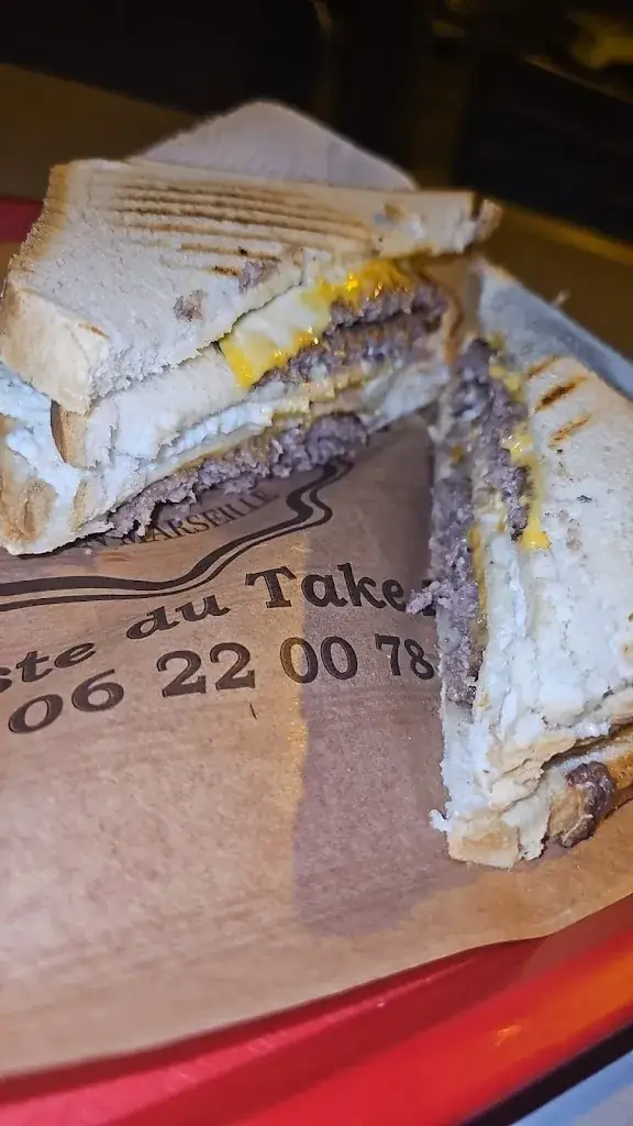 IL'Il_Le 223_Marseille_review