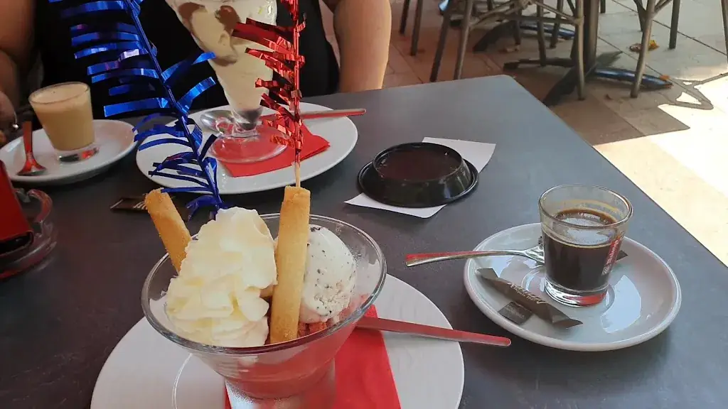 LE PATIO_Crau_slider_image_2