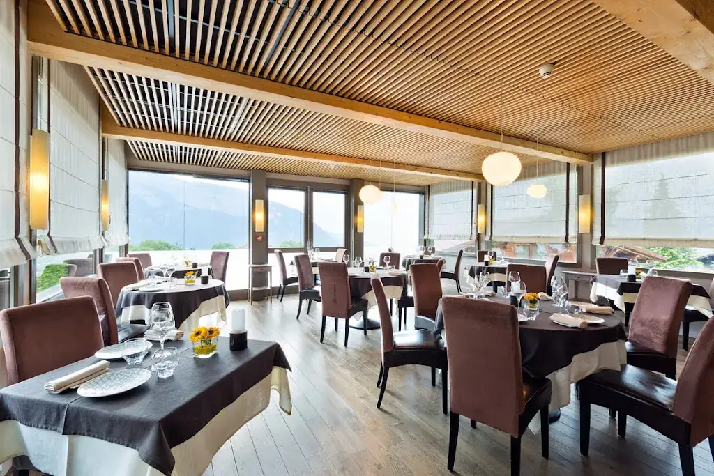 Restaurant Gastronomique La Croix de Savoie - La Table des Dames restaurant in Arâches-la-Frasse