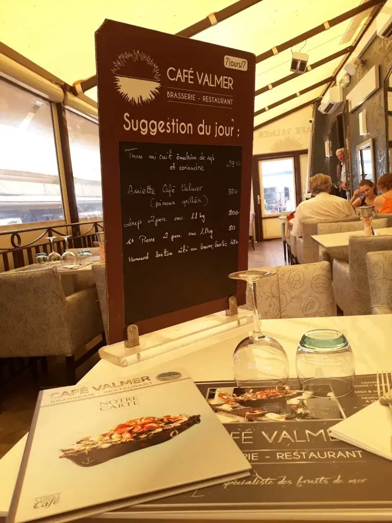 Danijela Tomaš_Café Valmer_Croix-Valmer_review