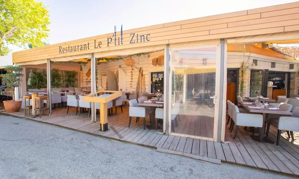 Le P'tit Zinc restaurant in Croix-Valmer