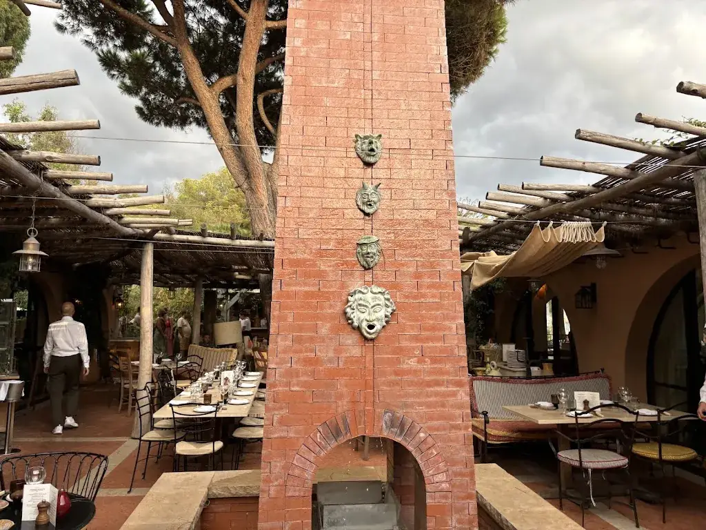 Christie Way_La Brigantine_Croix-Valmer_review