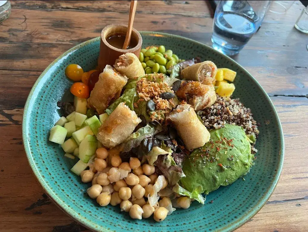 Jules Ono (Simply Noticed)_Marius à la Plage_Croix-Valmer_review