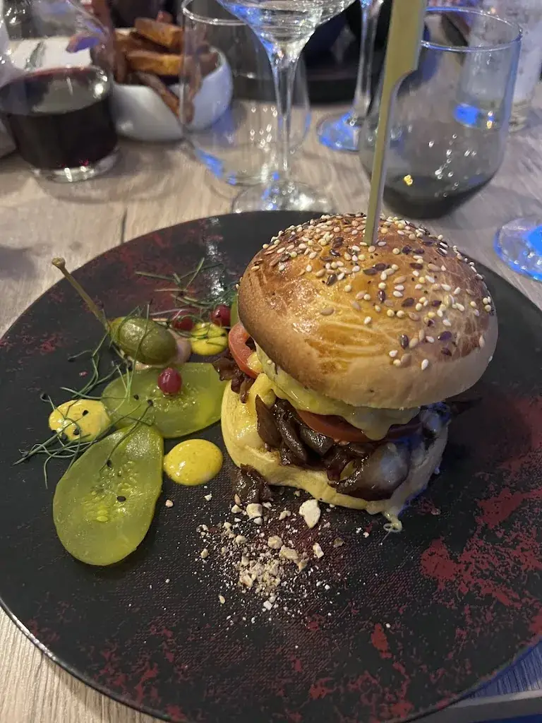 Carl Larden_Le café d en face_Croix-Valmer_review