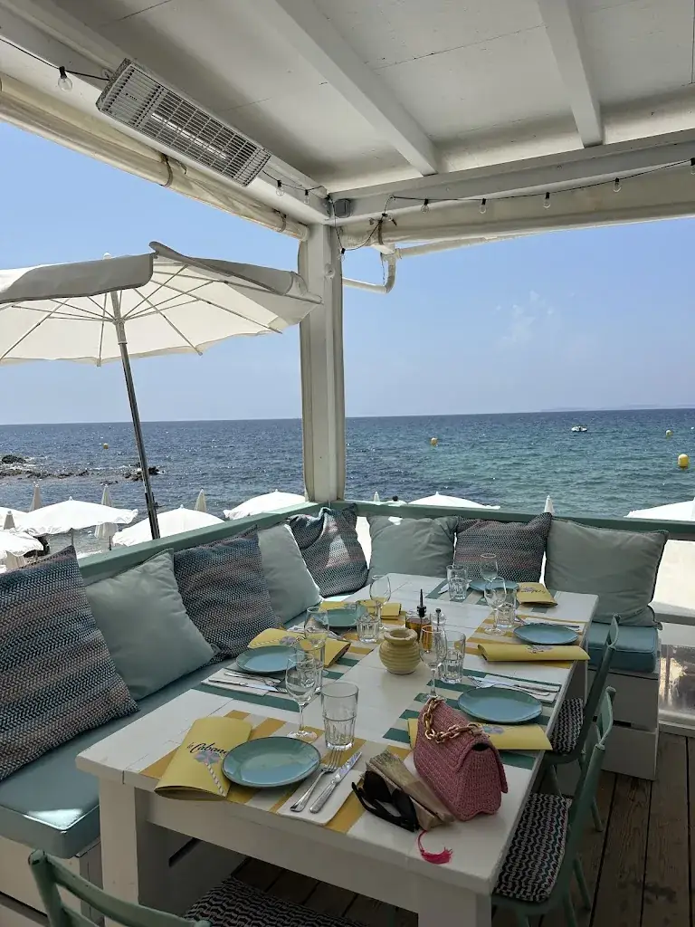 Fredrik Lindberg50år_La Cabane Méditerranée_Croix-Valmer_review