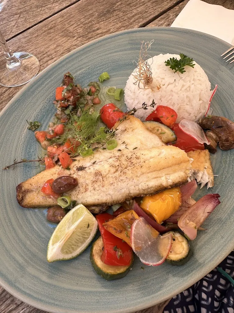 Said Kenj_Tabou Beach_Croix-Valmer_review