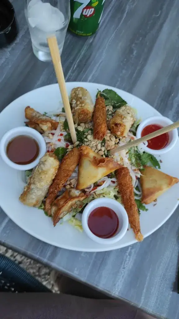 lily_La Galinette_Croix-Valmer_review