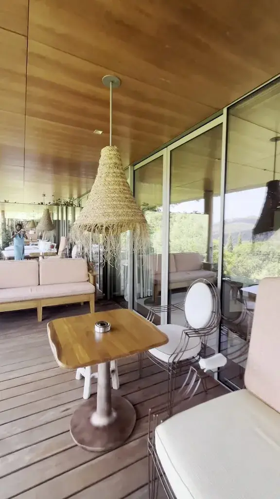 Dreci_Hôtel Lily of the Valley_Croix-Valmer_review