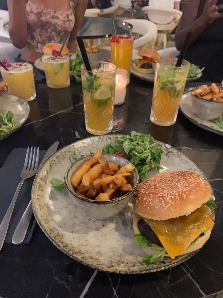 Mary Michelle_Casa Blanca_Marseille_review
