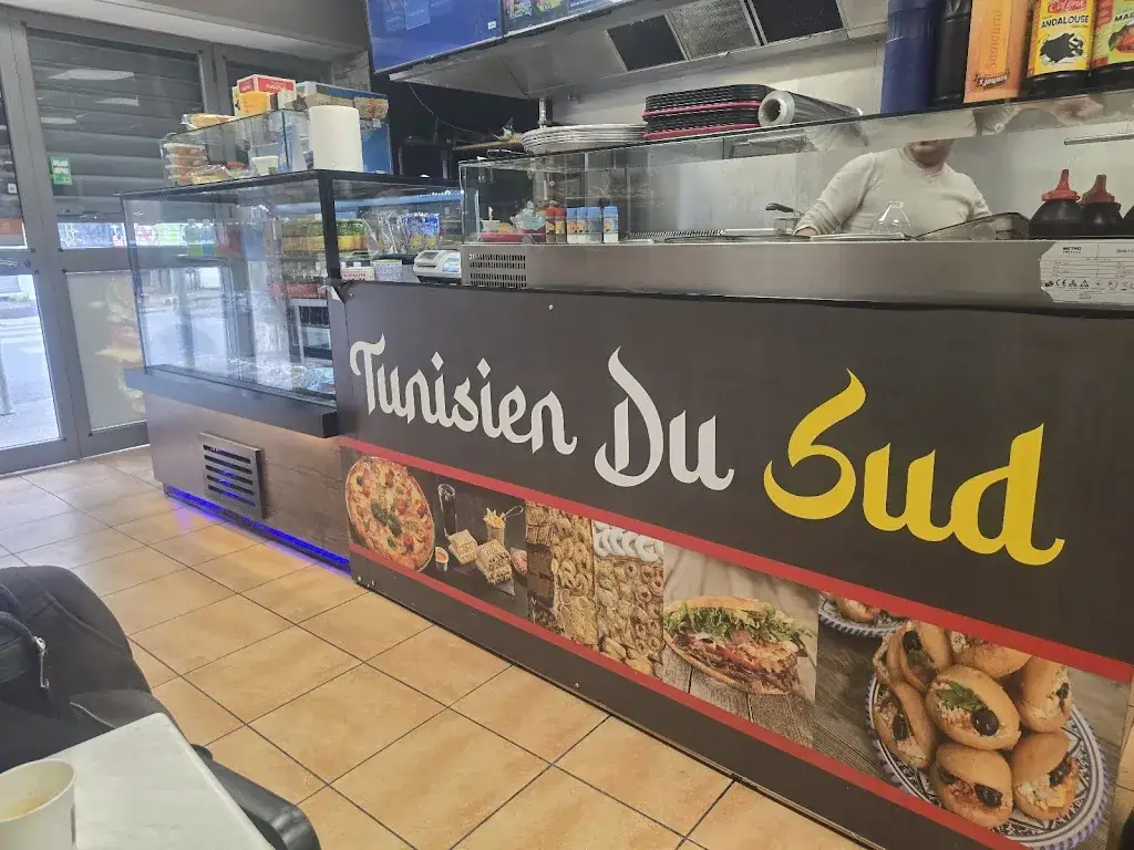 Snack Tunisien du sud Couscous Sur Place, Emporter, Tacos, Burger hallal a Marseille_Marseille_slider_image_2