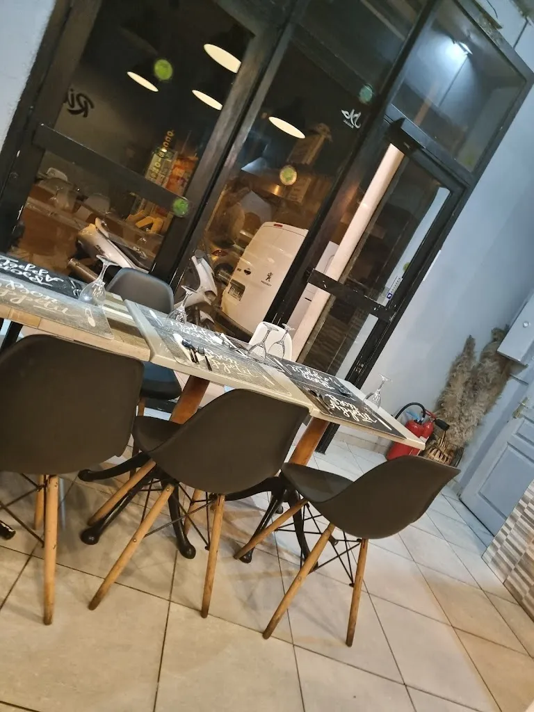 Bari C_RIVE GAUCHE_Marseille_review