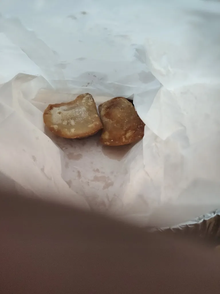 Liz Cabral_RIVE GAUCHE_Marseille_review