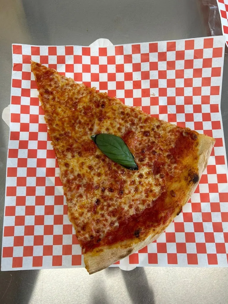 Sharon Benchetrit_NY SLICE_Marseille_review