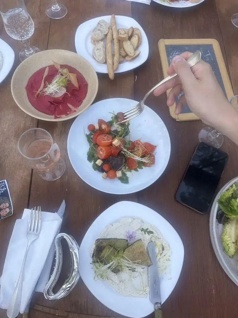 Mia T_Les tables de la pierre blanche_Farlède_review