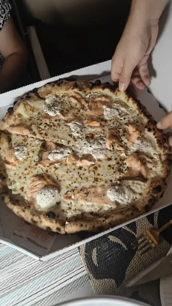 Roseline Grandjean_Pizzeria Chez Marius_Fare-les-Oliviers_review