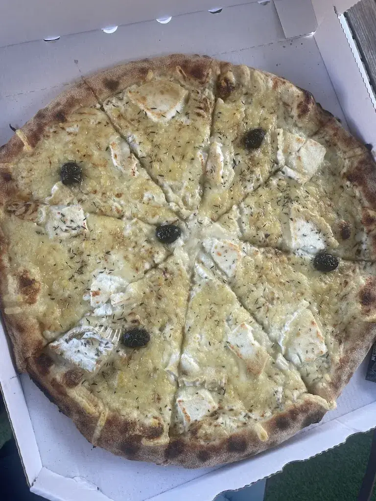 Jeje Jejen_Pizzeria Chez Marius_Fare-les-Oliviers_review