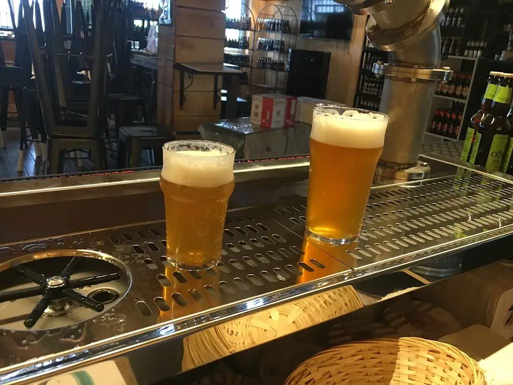 L'abbaye - Bar et Cave à Bière_Fare-les-Oliviers_slider_image_2