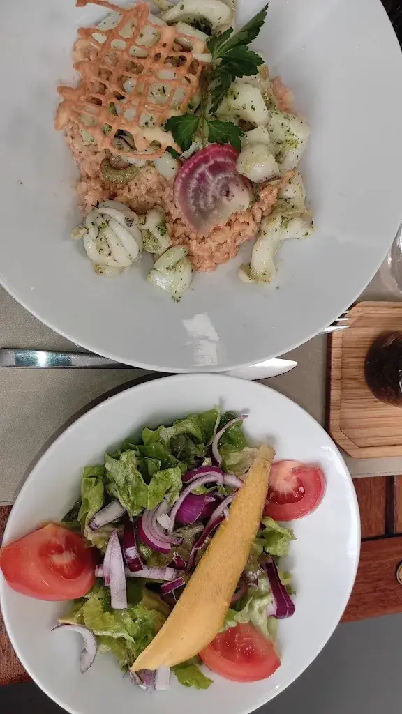 Virginie ARBONA_Au petit creux restaurant sur place_Fare-les-Oliviers_recensione