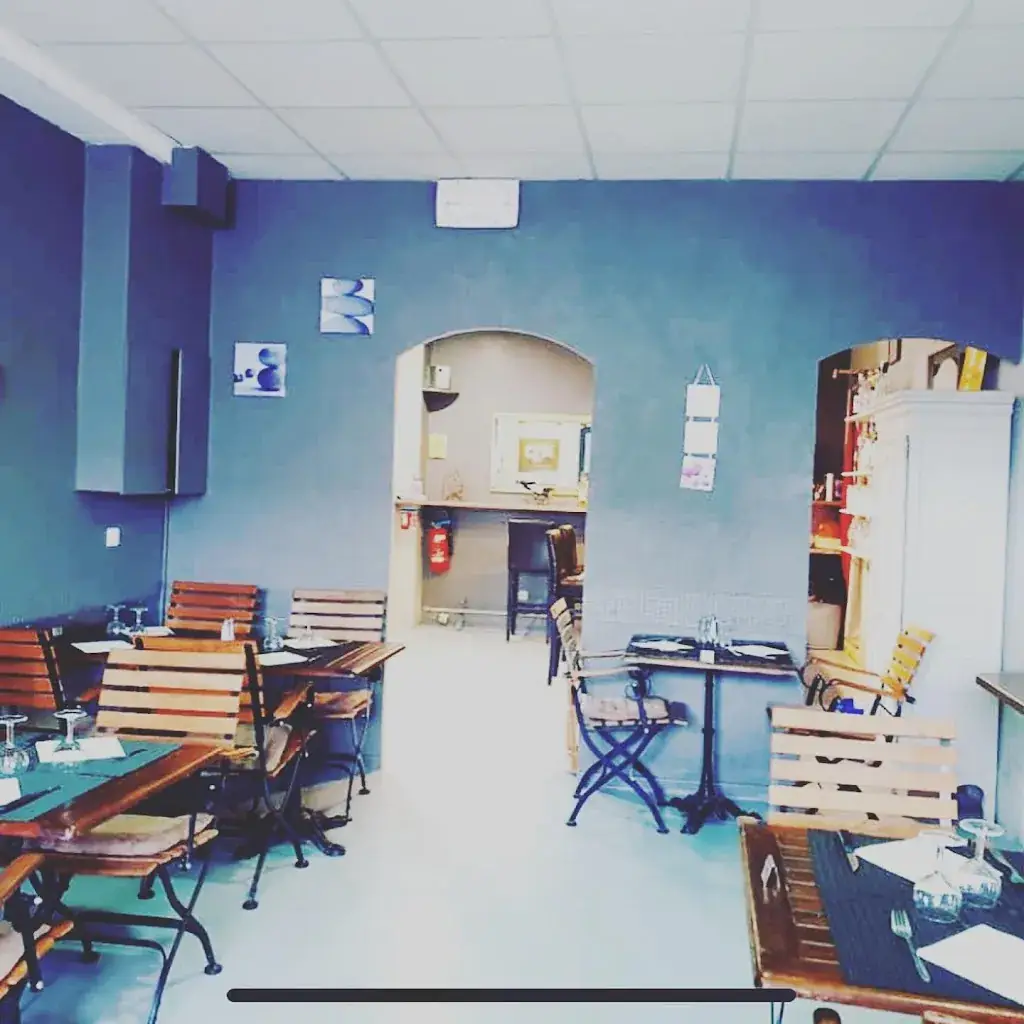 Au petit creux restaurant sur place_Fare-les-Oliviers_slider_image_1