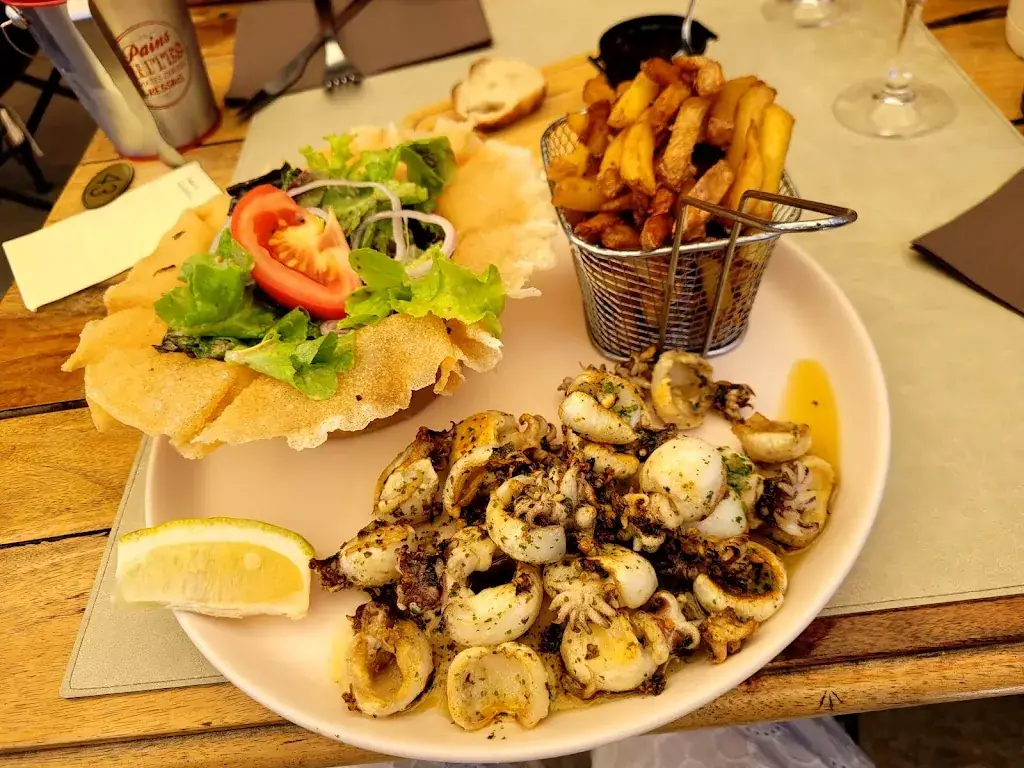 Au petit creux restaurant sur place_Fare-les-Oliviers_slider_image_3