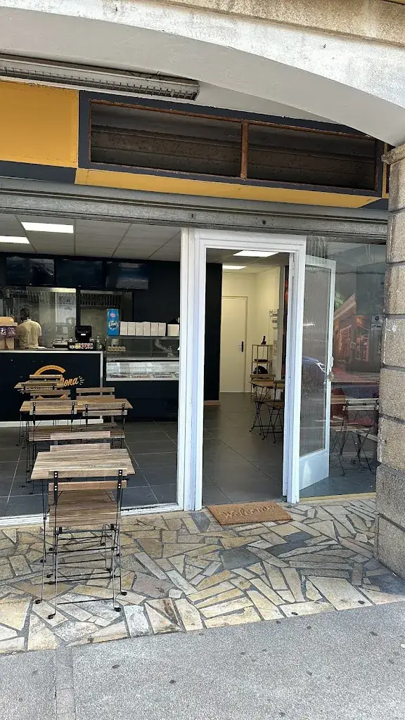 Pasta Nona restaurant in Fare-les-Oliviers