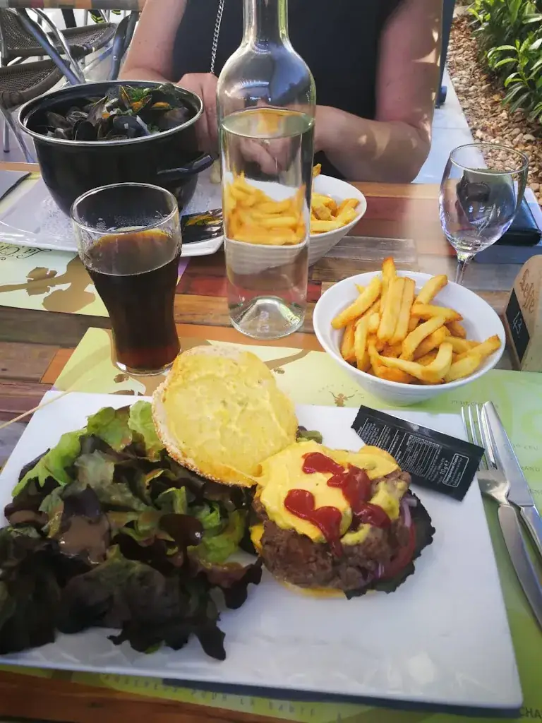 Tamjeed Reza_Brasserie La Rocadine_Perreux_review