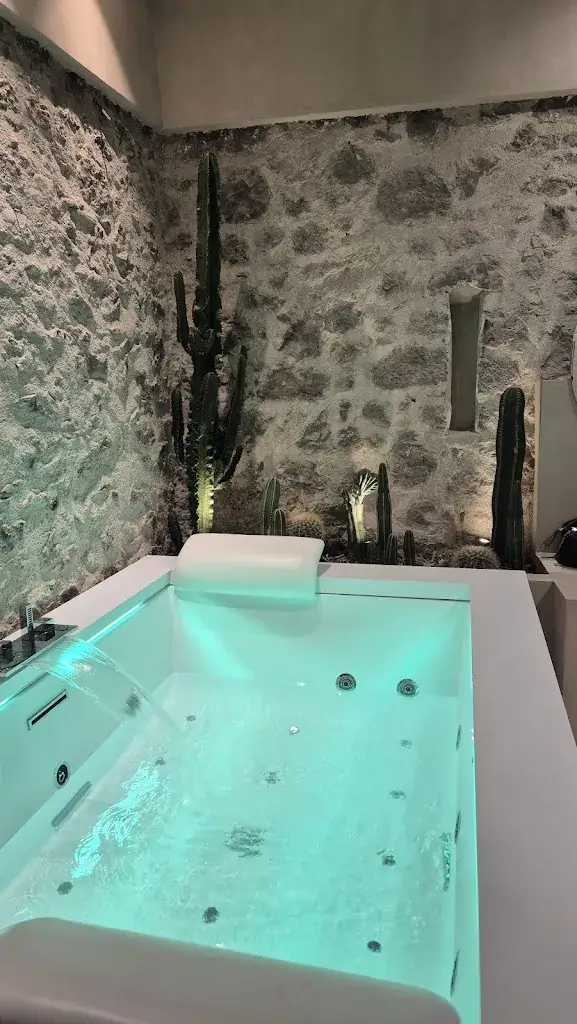 אסנת לרר_Hôtel L'Abbaye_Colle-sur-Loup_review