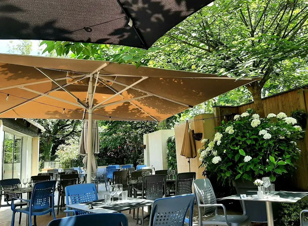 Ilpo L_Restaurant Les Pinèdes 