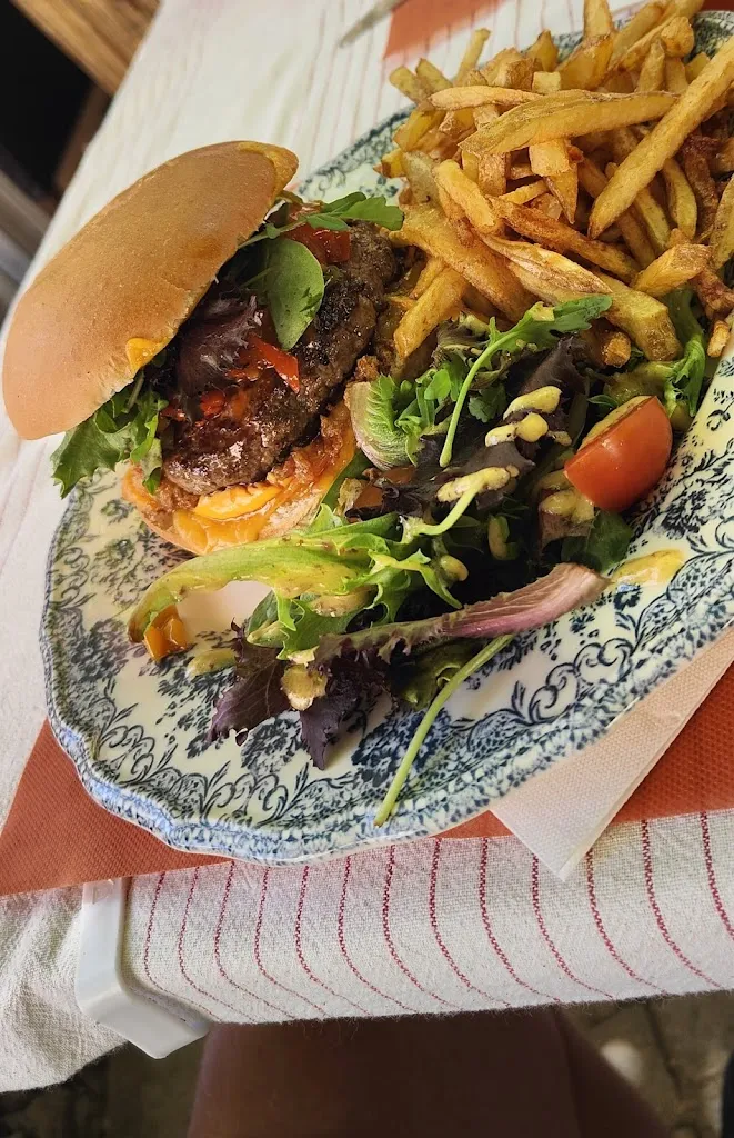 Tvh_la Piazzetta_Garde-Freinet_review