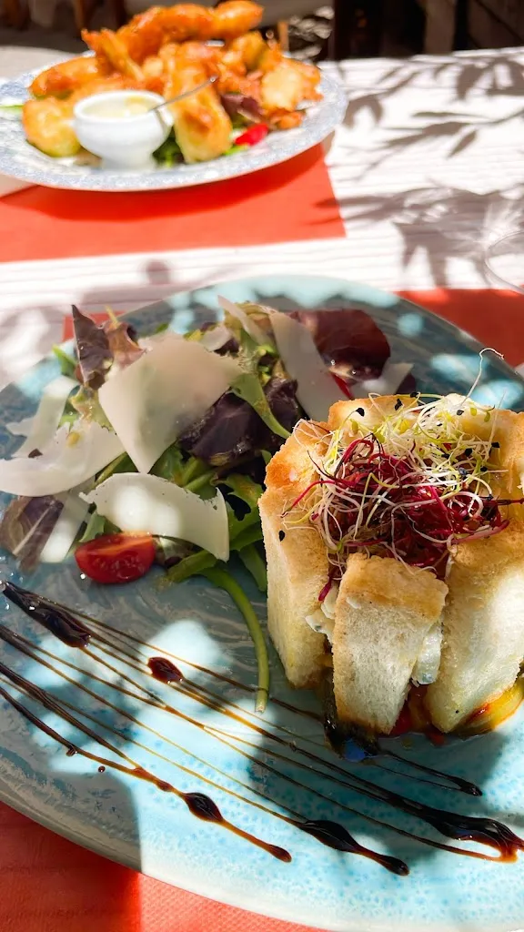 la Piazzetta restaurant in Garde-Freinet