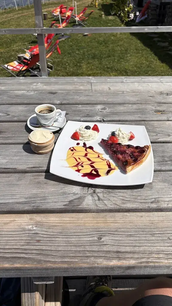 Stéphane Ruch_Chalet de La Berra_Roche_review