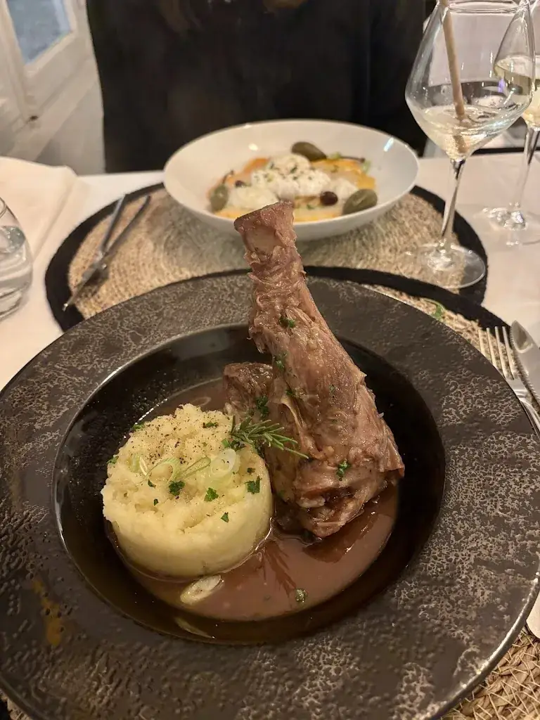 mooreabast_Auberge Sainte Marguerite_Garde_review