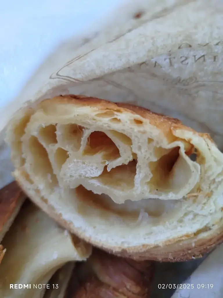 Lahouari Bensaada_La Main à la Pâte_Roche-des-Arnauds_review