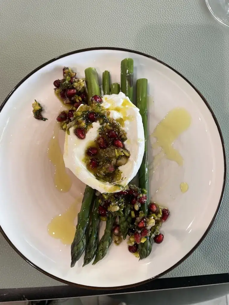 Cafe Du Midi_Roque-d'Anthéron_slider_image_3