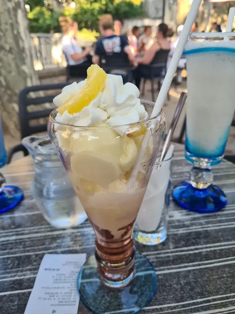 Andrew Turner_Glacier le Quillé_Roque-d'Anthéron_recensione