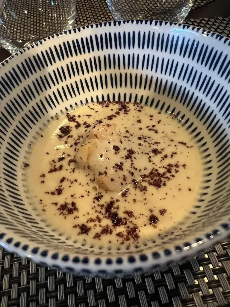 May Eckhouse_Chez Lulu_Lauris_review