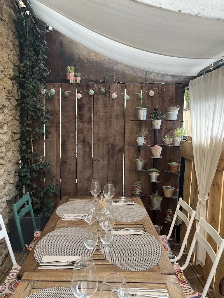 Thomas van Vliet_Chez Lulu_Lauris_review