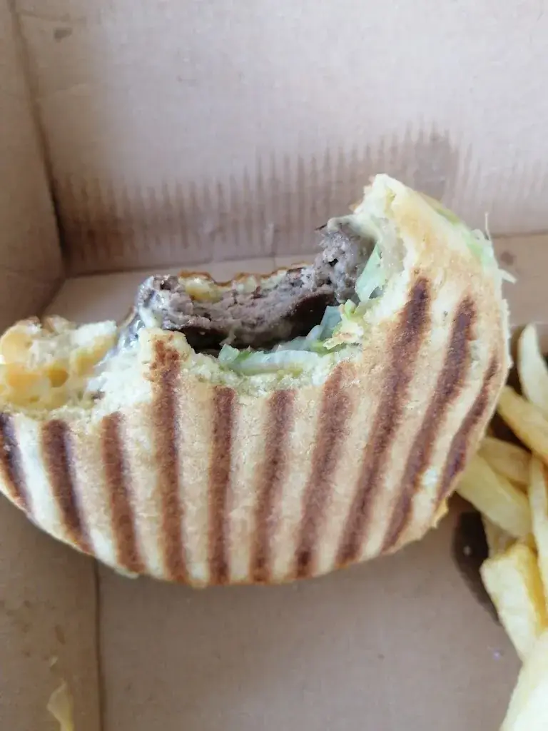 Leonie_Snack de la Pomme_Marseille_review