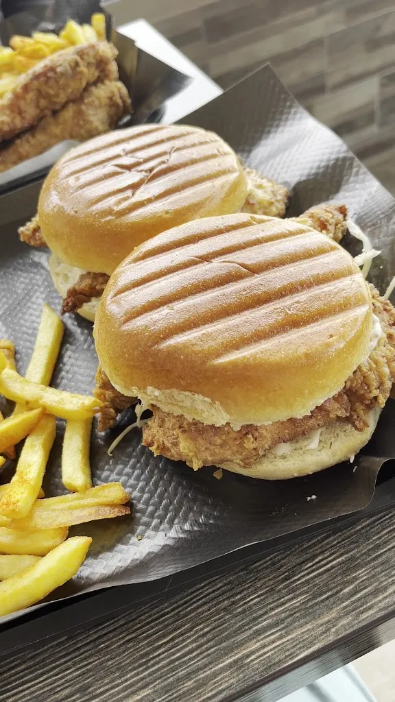 Thomas Chelminiak_Yolo Hot Chicken France_Marseille_review