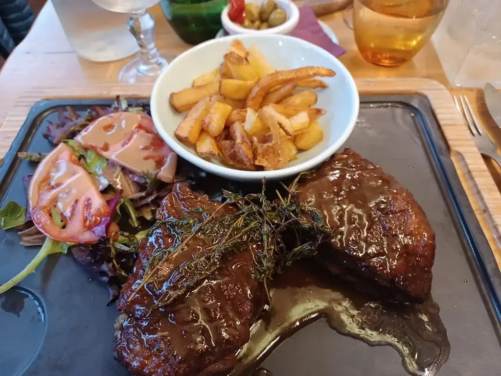 John G_La ferme , terre & mer_Marseille_review